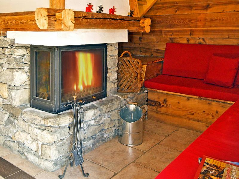 Holiday in mountain resort Chalet Honoré - Peisey-Vallandry - Fireplace