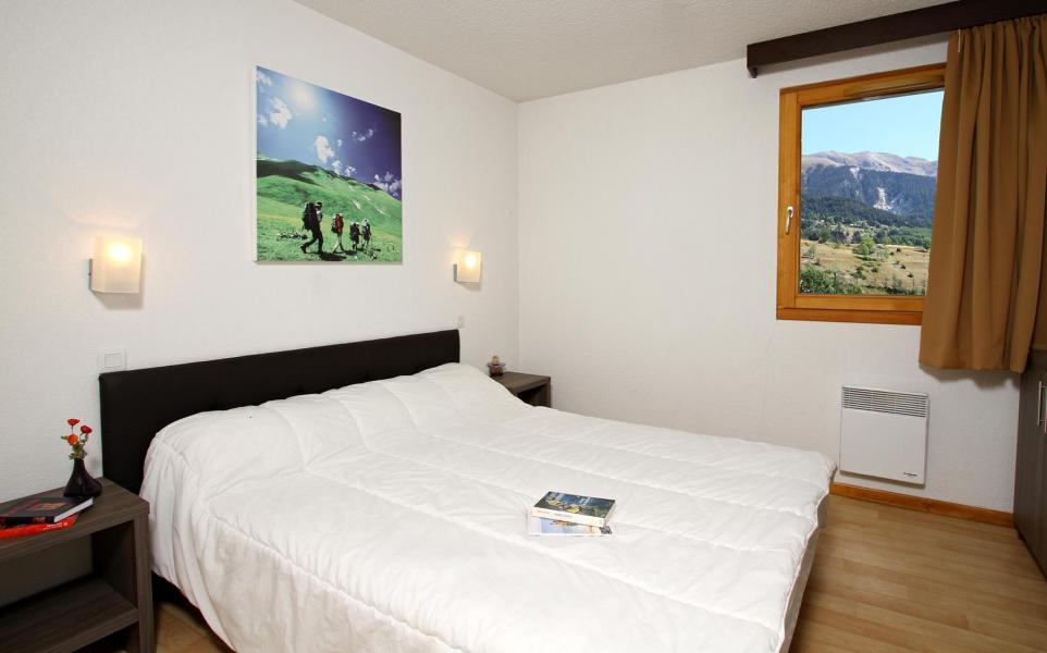 Holiday in mountain resort Chalet l'Eterlou - Serre Chevalier - Bedroom