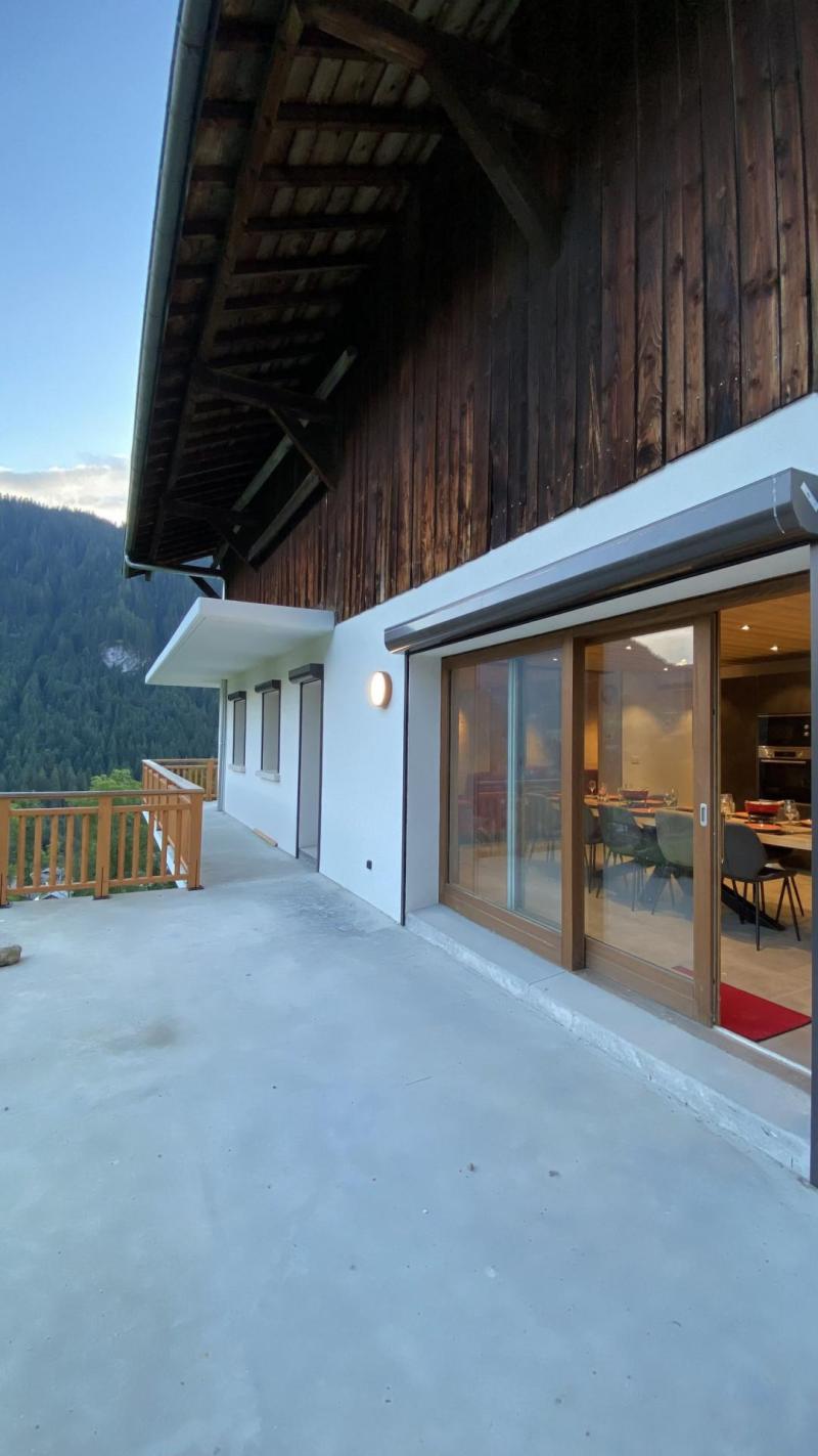 Urlaub in den Bergen 6-Zimmer-Appartment für 12 Personen - Chalet La Ferme de Delphine et François - Châtel - Terrasse