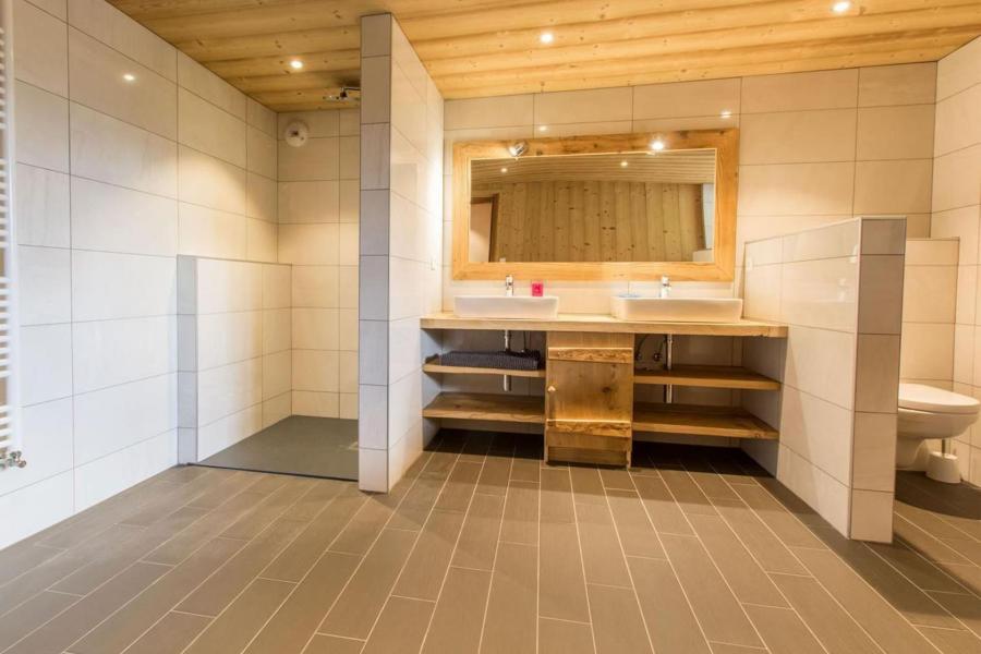 Vacanze in montagna Appartamento 5 stanze per 13 persone (Logement 13 personnes) - Chalet LA FERME DU CREUX DU NANT - Châtel - Bagno con doccia