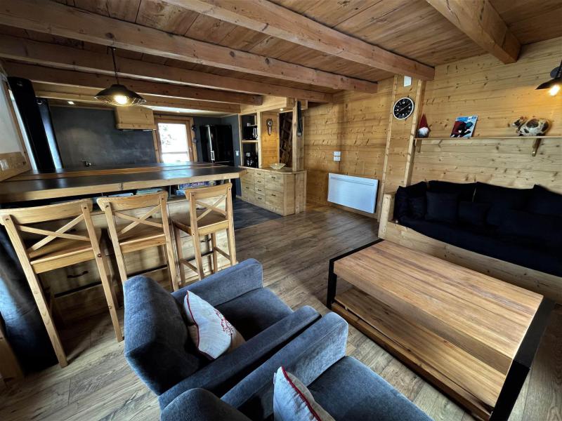 Holiday in mountain resort 4 room triplex chalet 6 people - Chalet la Tarine - Saint Martin de Belleville - Living room