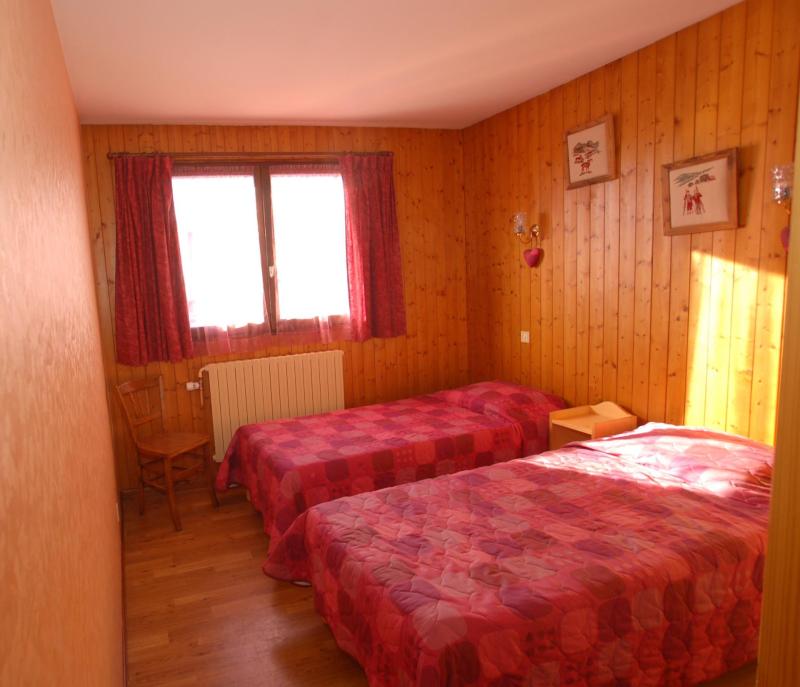 Holiday in mountain resort 3 room apartment cabin 8 people (3) - Chalet Le Bachal - Le Grand Bornand - Bedroom