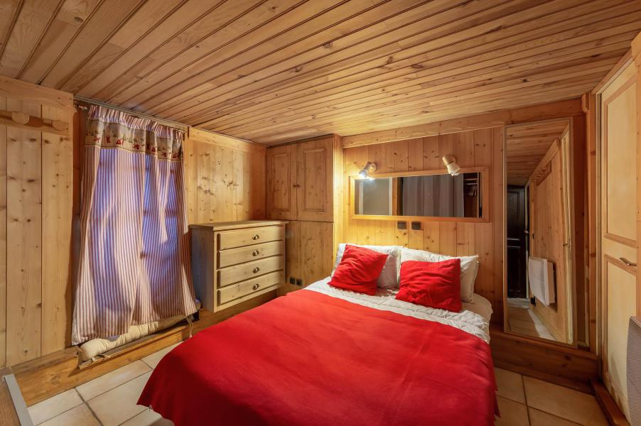 Holiday in mountain resort 7 room chalet 12 people - Chalet le Barragiste - Courchevel - Bedroom