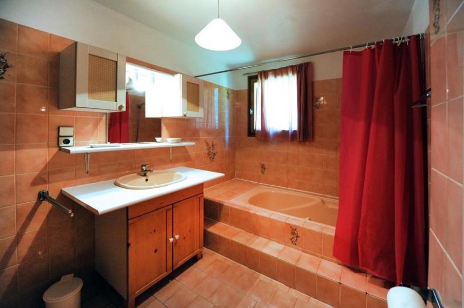 Holiday in mountain resort 3 room apartment 4-6 people - Chalet le Chamois - Les Menuires - Bathroom