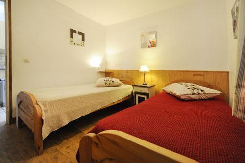 Urlaub in den Bergen 3-Zimmer-Appartment für 6 Personen (2) - Chalet le Cristal - Les Menuires - Schlafzimmer