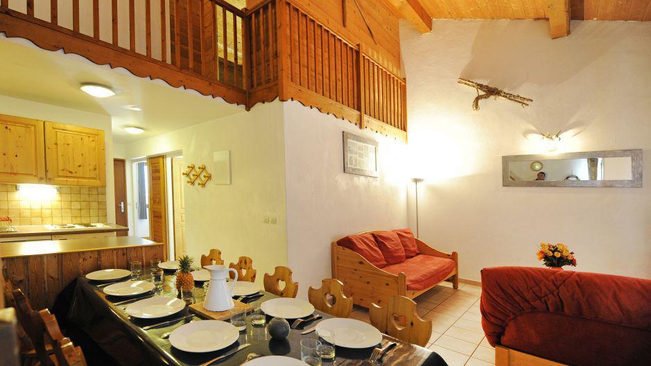 Holiday in mountain resort 4 room duplex apartment 10 people (3) - Chalet le Cristal - Les Menuires - Living room