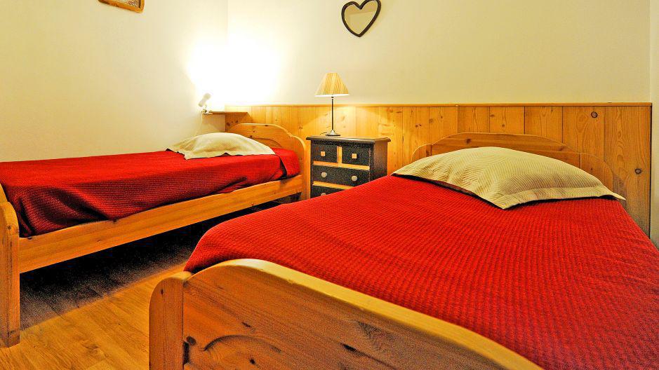 Urlaub in den Bergen 4 Zimmer Maisonettewohnung für 10 Personen (4) - Chalet le Cristal - Les Menuires - Schlafzimmer
