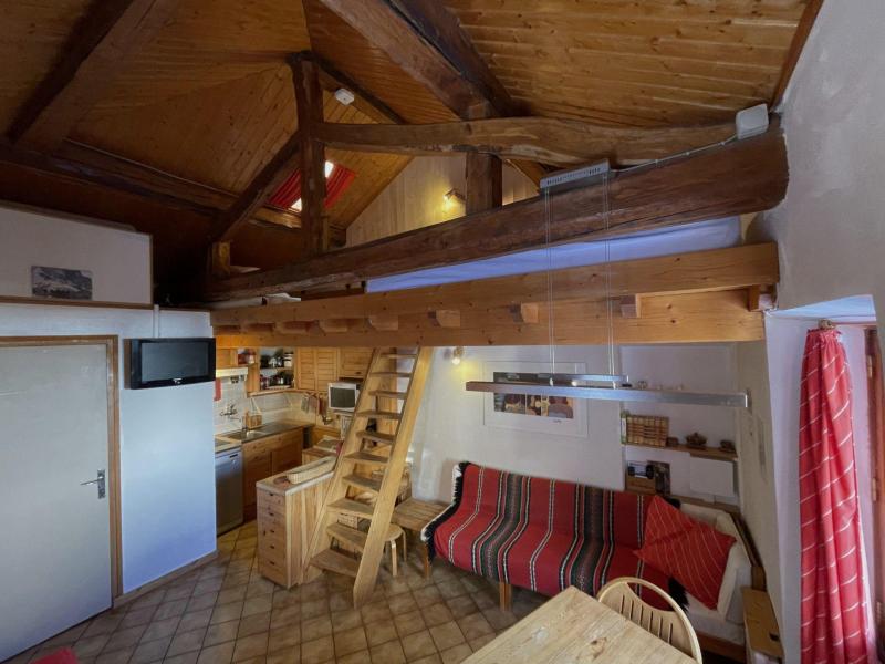 Holiday in mountain resort Studio 2 people - Chalet le Dahu - Saint Martin de Belleville - Living room