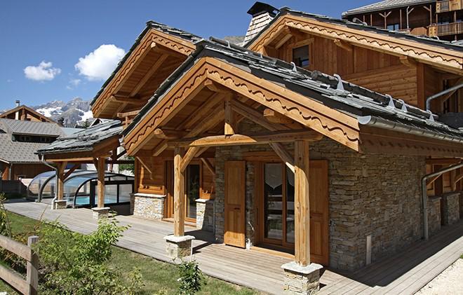 Location au ski Chalet Le Loup Lodge - Les 2 Alpes - Extérieur été