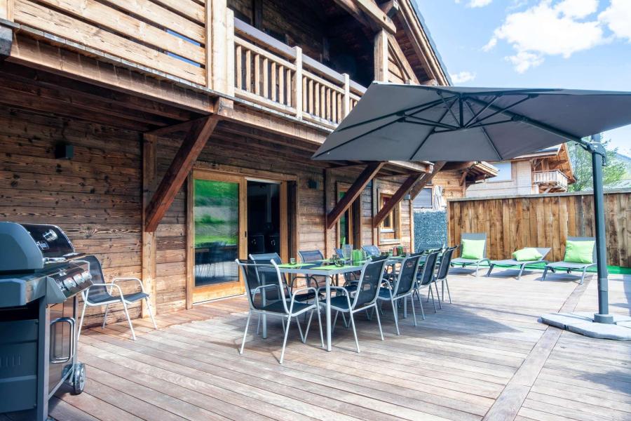 Rent in ski resort 5 room mezzanine chalet 10 people - Chalet le Nordic - Morzine - Summer outside