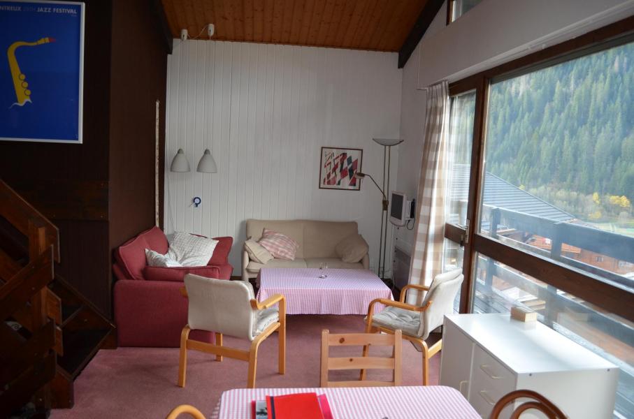 Vakantie in de bergen Chalet 4 kamers 6 personen - Chalet Le Numéro 5 - Châtel - Woonkamer