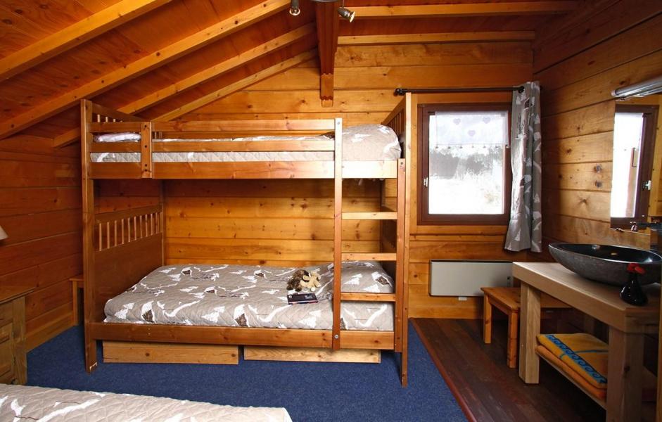 Holiday in mountain resort Chalet le Ponton - Les 2 Alpes - Bunk beds