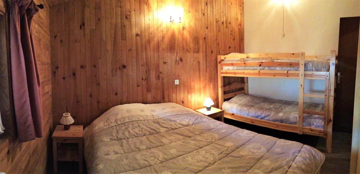 Holiday in mountain resort 2 room mezzanine apartment 6 people (2) - Chalet Le Rocail - La Toussuire - Bedroom