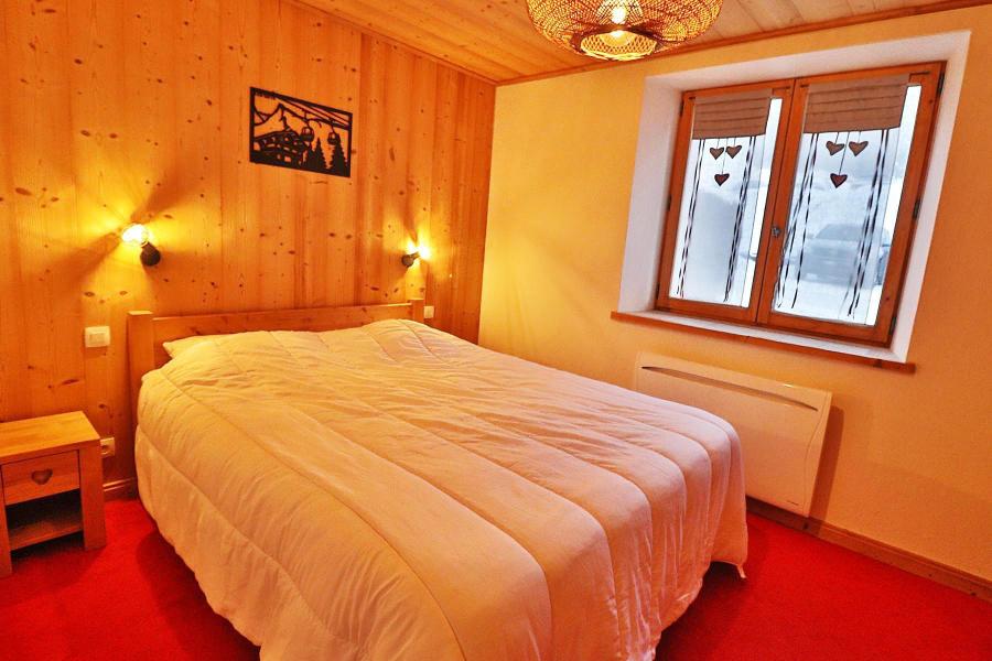 Holiday in mountain resort 2 room apartment cabin 6 people - Chalet le Tremplin - Les Gets - Bedroom