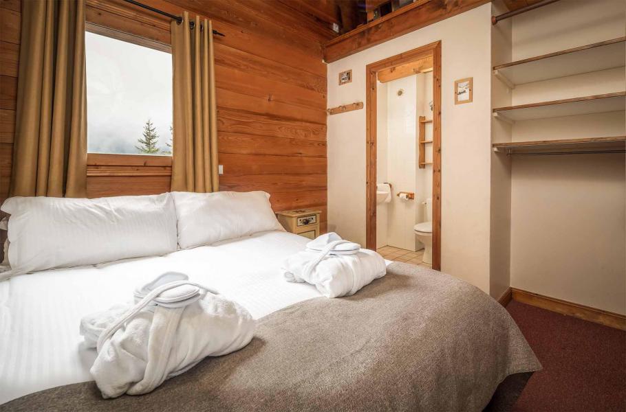 Holiday in mountain resort Chalet Léa - La Tania - Bedroom
