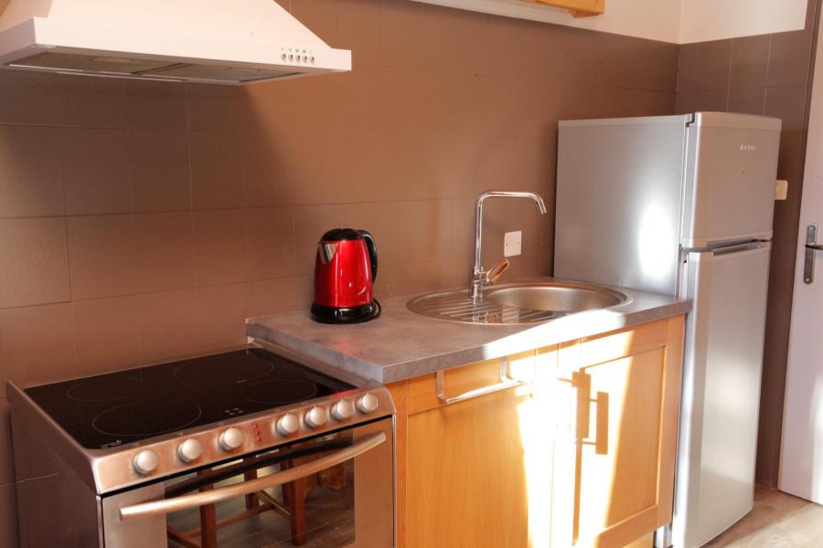 Holiday in mountain resort 3 room apartment 6 people - Chalet les Embrunes - La Toussuire - Kitchenette