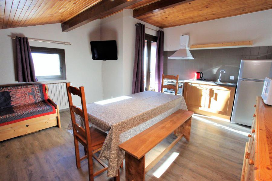 Holiday in mountain resort 3 room apartment 6 people - Chalet les Embrunes - La Toussuire - Table