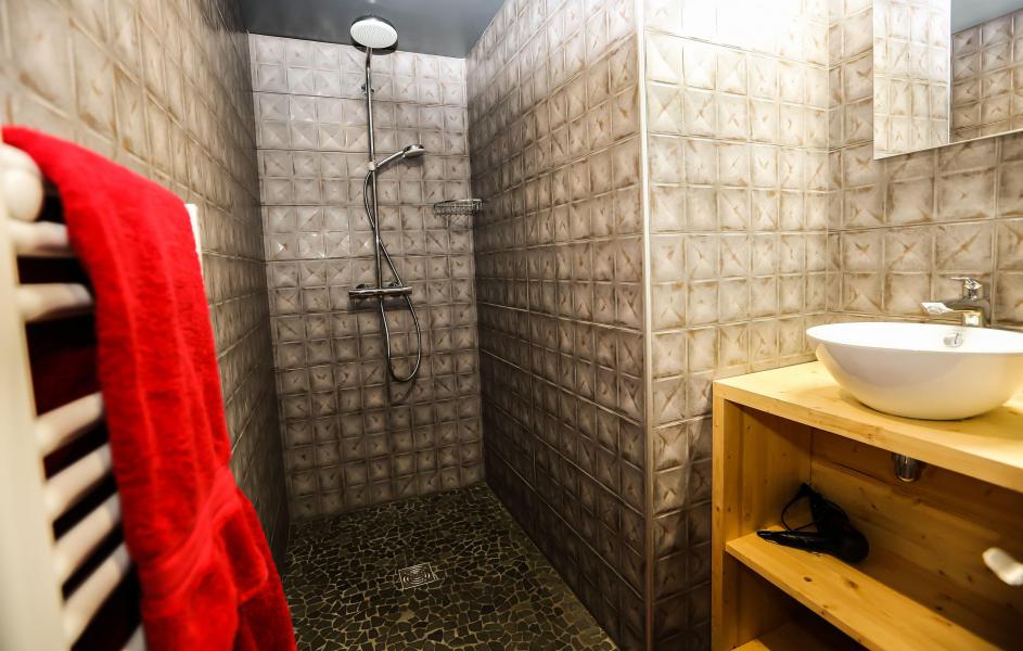 Holiday in mountain resort Chalet Les Lions Blancs - Valloire - Shower room