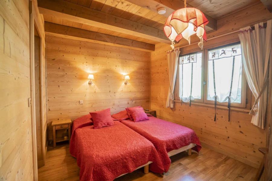 Holiday in mountain resort 6 room duplex chalet 15 people - Chalet Les Noisetiers - Châtel - Bedroom