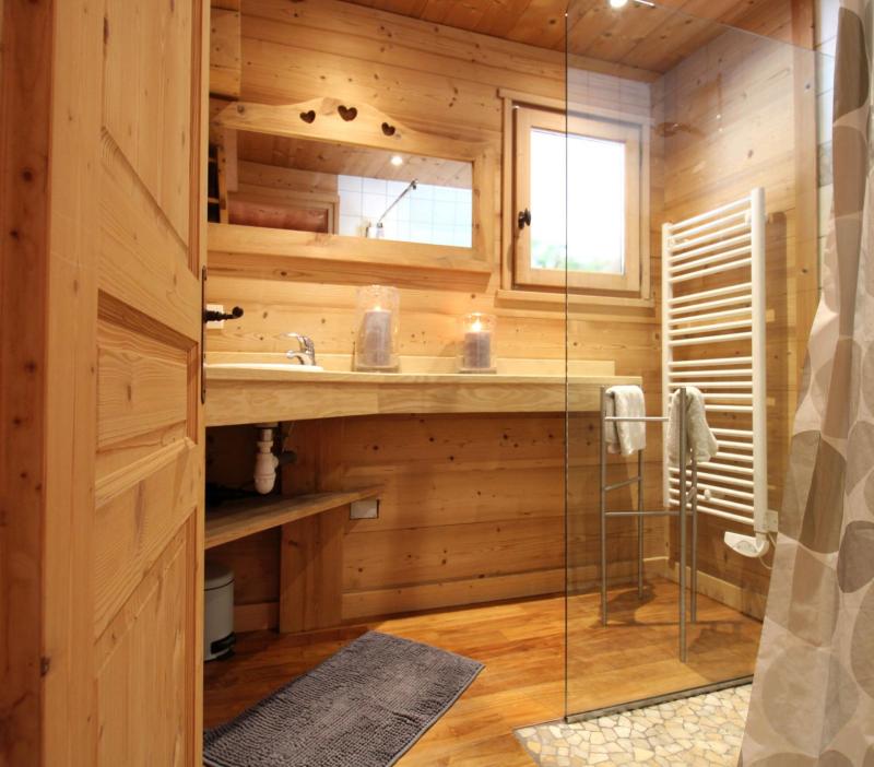 Holiday in mountain resort 3 room apartment cabin 6 people - Chalet les Primevères - Le Grand Bornand - Shower room