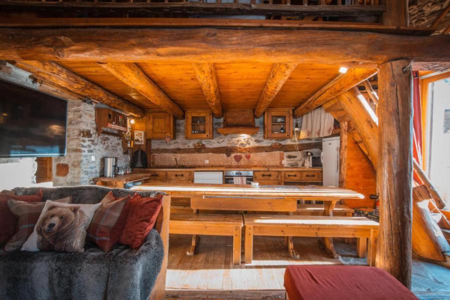 Holiday in mountain resort 6 room chalet 12 people (CH) - Chalet Lo Soli - Tignes - Accommodation