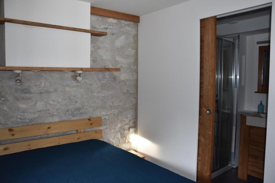 Holiday in mountain resort 2 room apartment 4 people (1) - Chalet Lou Fenatchu - Pralognan-la-Vanoise - Bedroom