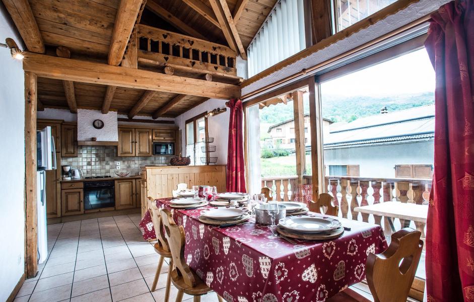 Holiday in mountain resort Chalet Loutantin - Saint Martin de Belleville - Dining area