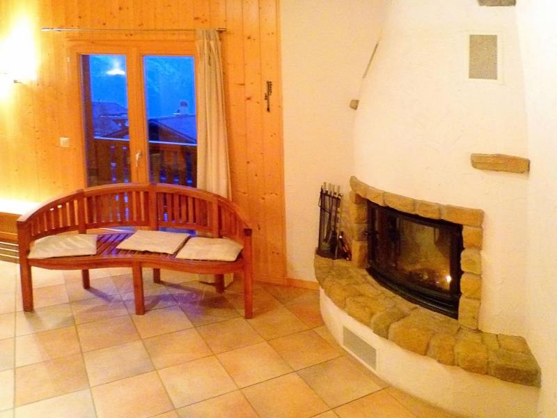 Holiday in mountain resort Chalet Maria - La Tzoumaz - Fireplace