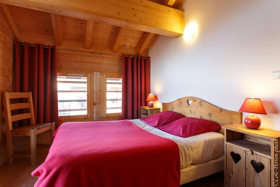 Holiday in mountain resort 7 room chalet 12 people (MTGSIN) - Chalet Montgésin - Montalbert - Bedroom