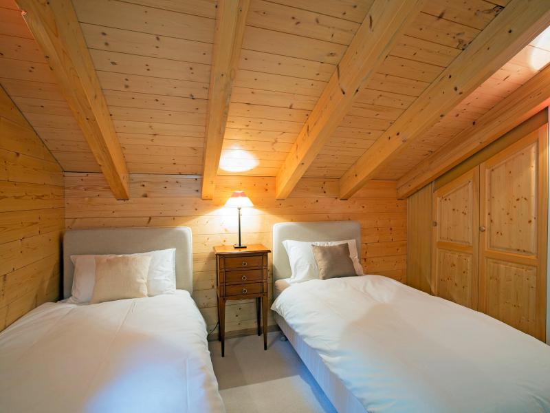 Holiday in mountain resort Chalet Mountain Star - Thyon - Bedroom under mansard