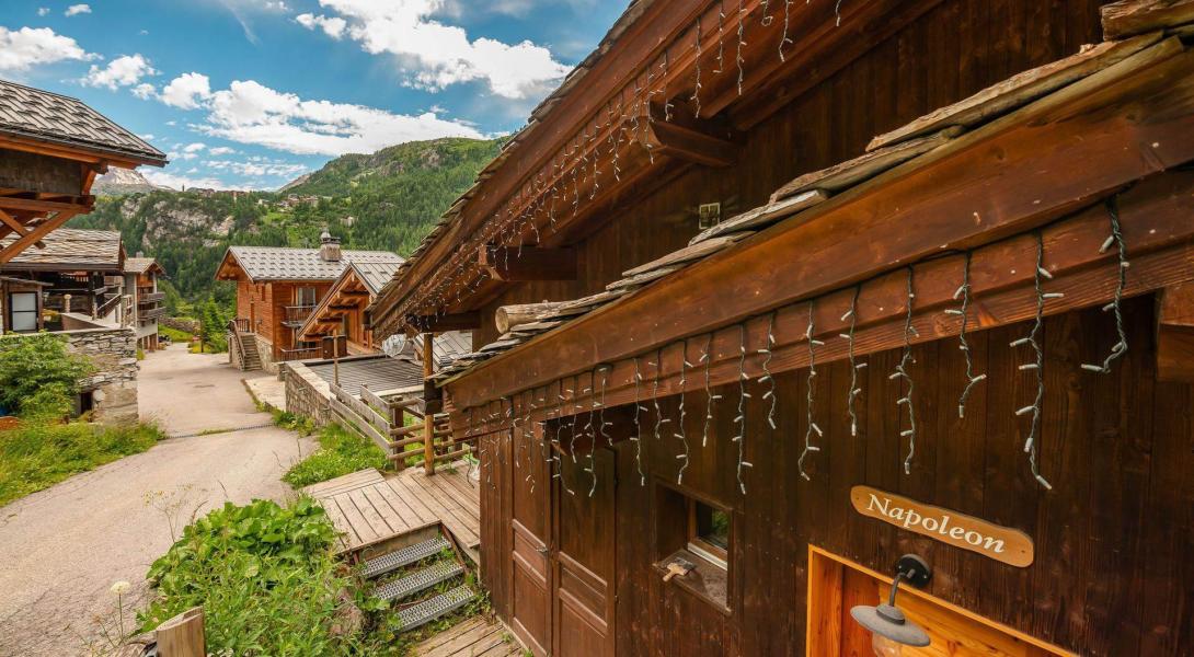 Vacances en montagne Chalet Napoléon - Tignes - Extérieur été