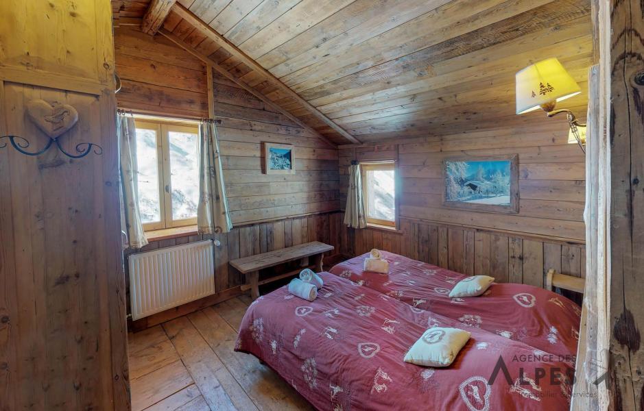 Holiday in mountain resort 8 room triplex chalet 15 people - Chalet Nécou - Les Menuires - Cabin