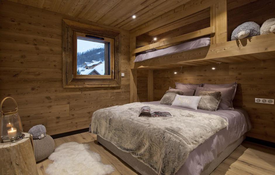 Holiday in mountain resort Chalet Or des Cimes - Valloire - Bedroom