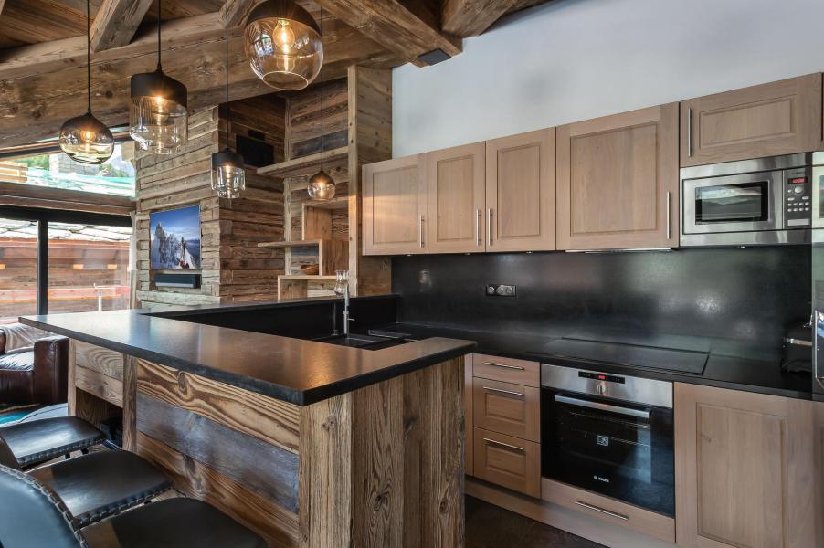 Holiday in mountain resort 5 room triplex chalet 10 people - Chalet Ours Noir - Val d'Isère - Kitchen