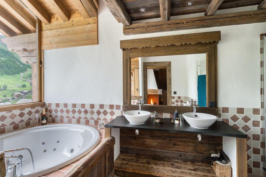 Vacances en montagne Chalet quadriplex 6 pièces 10 personnes - Chalet Petit Yéti - Val d'Isère - Salle de bains