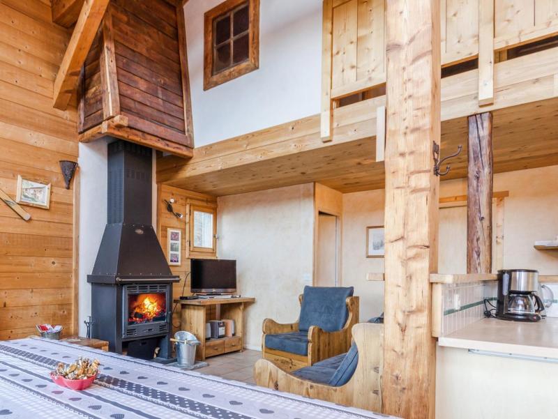 Holiday in mountain resort 5 room triplex chalet 8 people - Chalet Piccola Pietra - Peisey-Vallandry - Living room