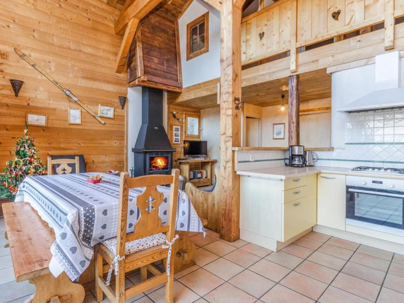 Holiday in mountain resort 5 room triplex chalet 8 people - Chalet Piccola Pietra - Peisey-Vallandry - Living room