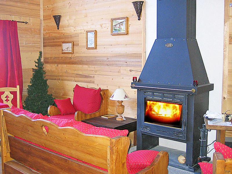 Holiday in mountain resort Chalet Piccola Pietra - Peisey-Vallandry - Stove