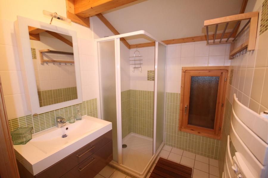 Holiday in mountain resort 7 room triplex chalet 12 people (CHACHO) - Chalet Pierres du Chozal - Les Saisies - Shower