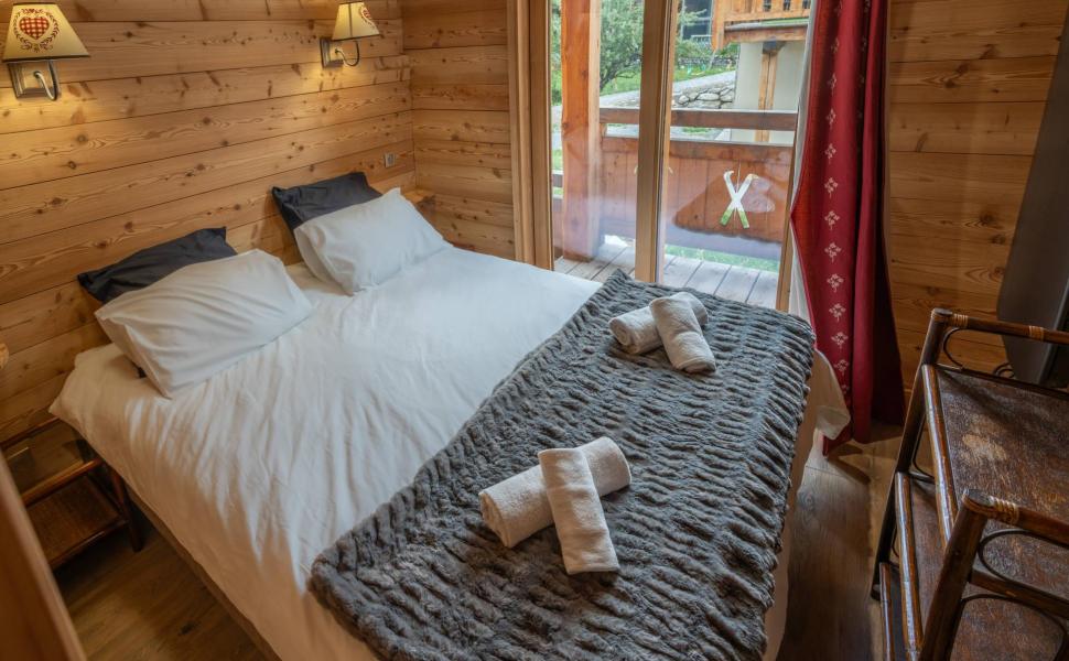 Holiday in mountain resort 7 room chalet 15 people (CHAPRA34) - Chalet Pramouton - Les Orres - Bedroom