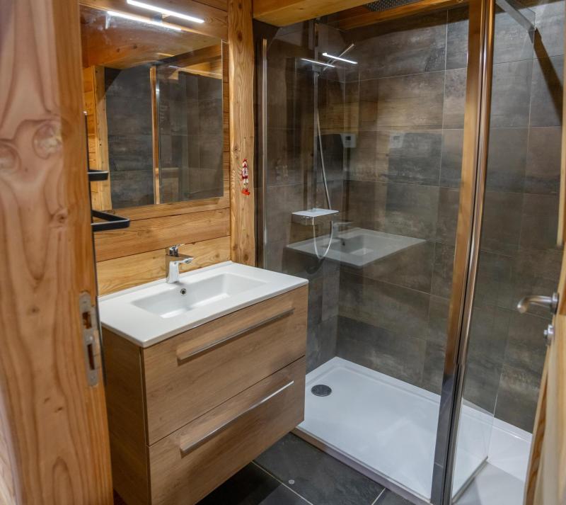 Vacances en montagne Chalet 7 pièces 15 personnes (CHAPRA34) - Chalet Pramouton - Les Orres - Salle de douche