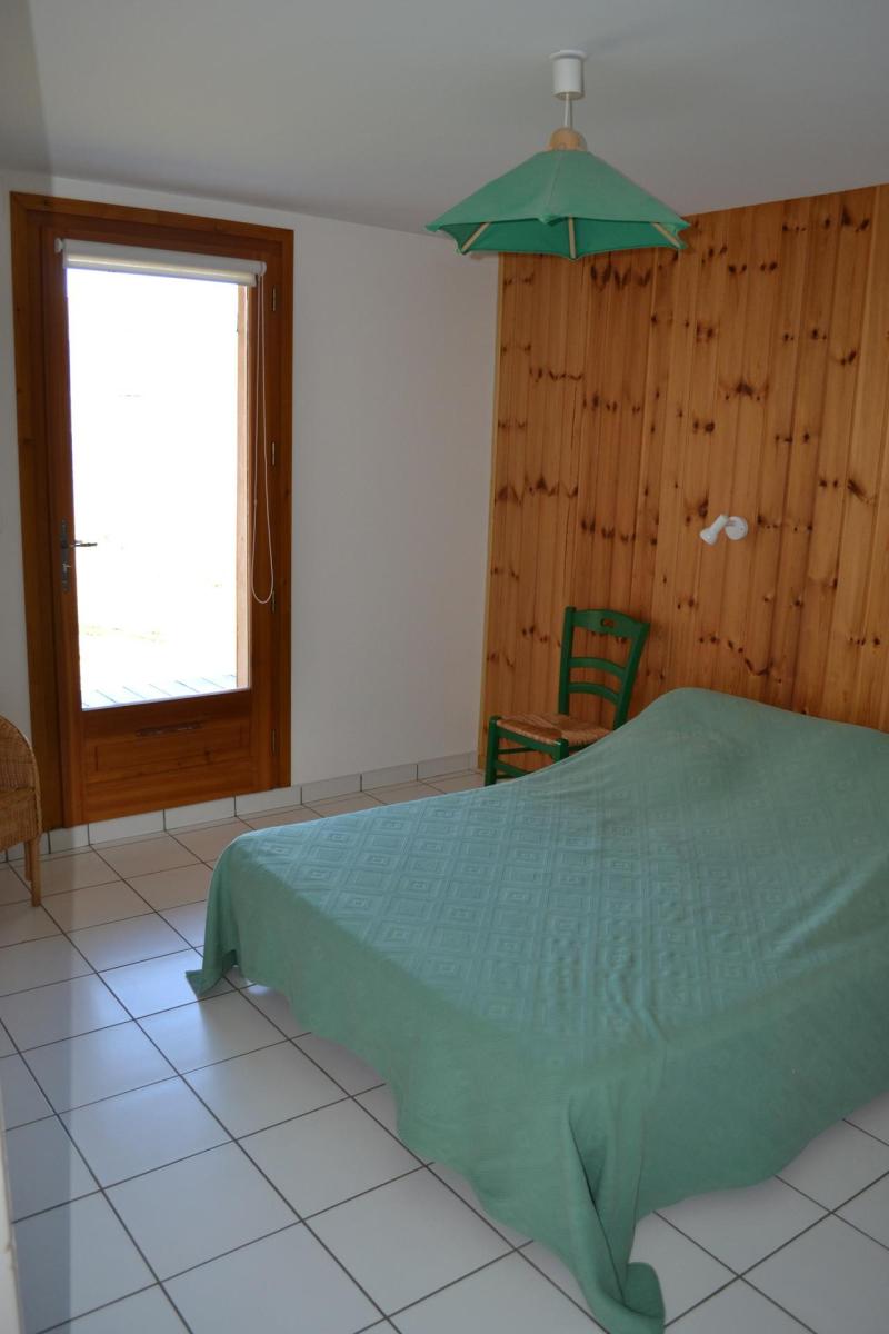 Holiday in mountain resort 4 room triplex chalet 8 people - Chalet Pré Fleury - Albiez Montrond - Double bed