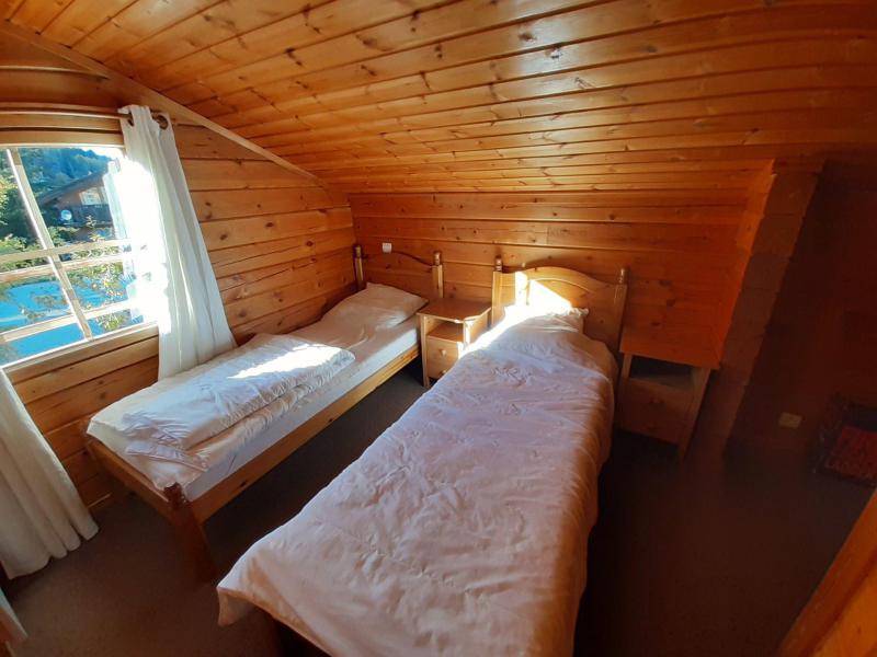 Holiday in mountain resort Semi-detached 8 room chalet 12 people - Chalet Simone - La Tania - Bedroom