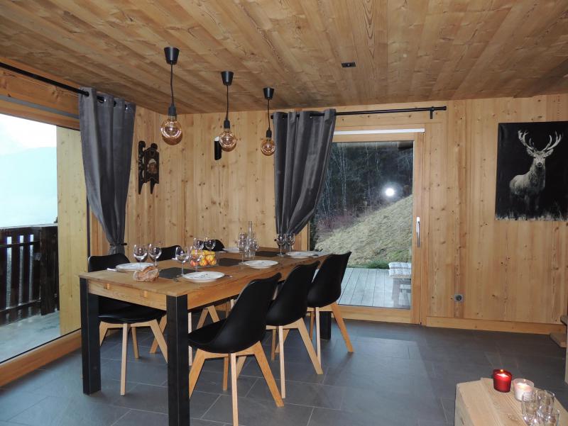 Vakantie in de bergen Appartement duplex 3 kamers 6 personen - Chalet Socali - Le Grand Bornand - Tafel
