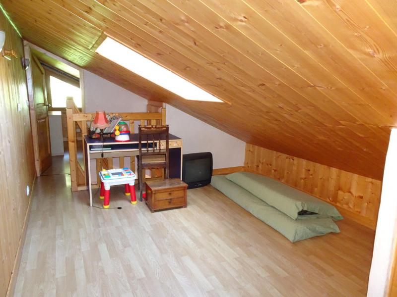 Vacanze in montagna Appartamento su 3 piani 6 stanze per 12 persone - Chalet Soldanelles - Champagny-en-Vanoise - Mezzanino mansardato (-1.80 m)