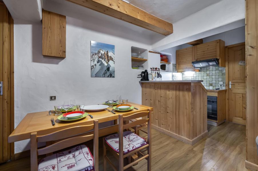 Holiday in mountain resort 2 room apartment 4 people - Chalet Toutounier - Courchevel - Dining area