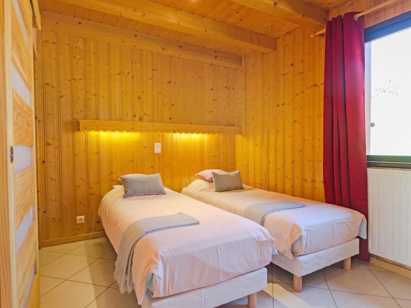 Holiday in mountain resort Chalet Trois Vallées - Les Menuires - Bedroom