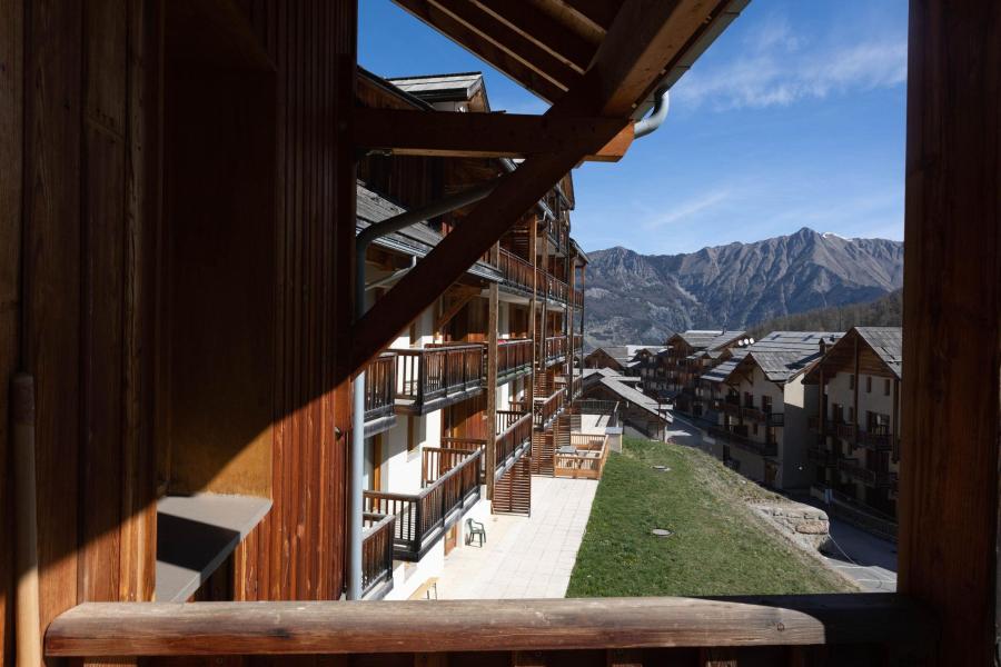 Vacanze in montagna Appartamento su due piani 3 stanze per 10 persone (216) - Chalets de Bois Méan A - Les Orres - Balcone