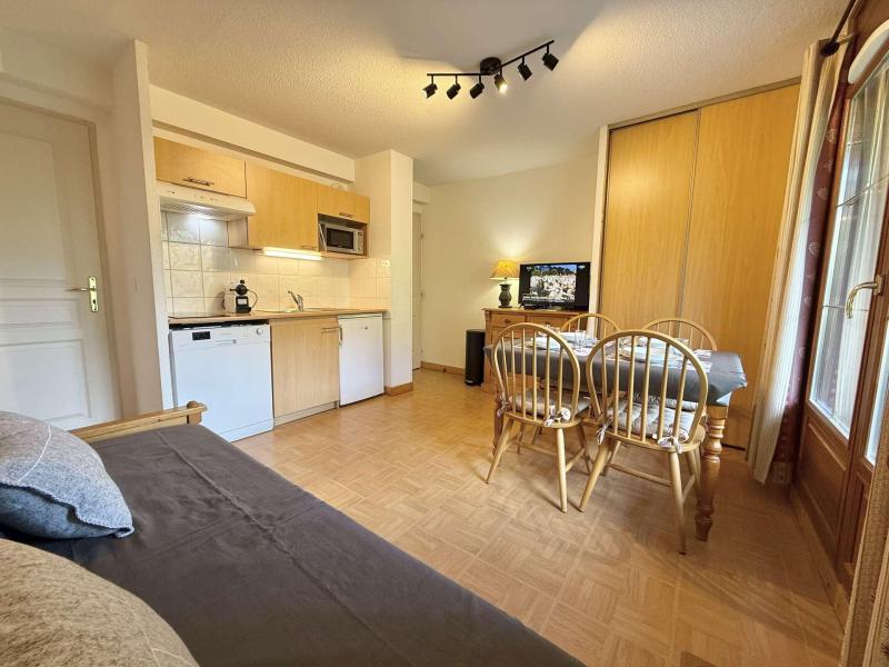 Holiday in mountain resort 2 room apartment 4 people (A01) - Chalets des Evettes - Flumet - Living room