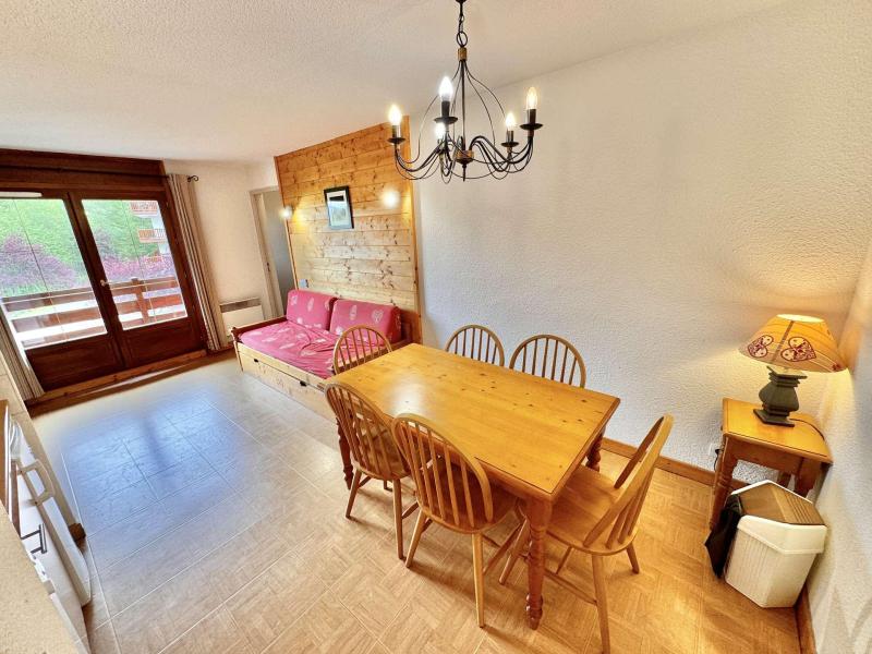 Holiday in mountain resort 3 room apartment 6 people (C22) - Chalets des Evettes - Flumet - Dining area